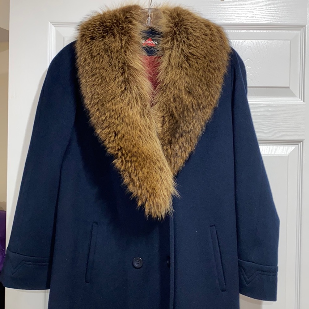 Retractable Fox Collar Trench Coat